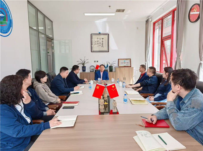 行業(yè)承壓謀破局，創(chuàng)新求變開新篇 ——商會(huì)理事長丁佐宏親臨商會(huì)為秘書處工作加油鼓勁