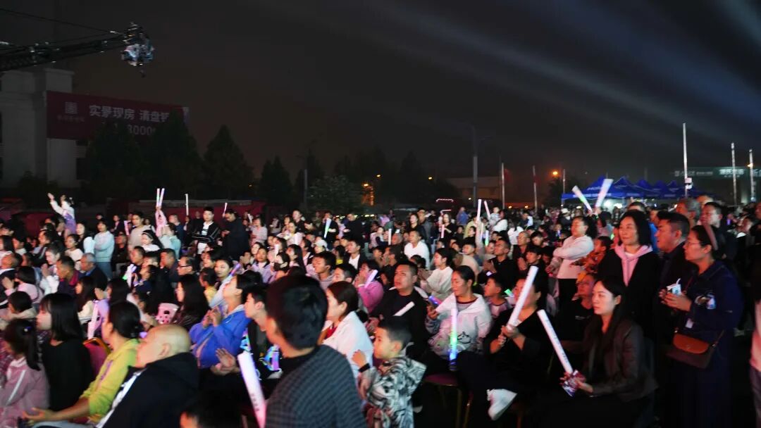 漯河尚驰家居5周年庆典暨明星落地活动圆满成功 | 130万销售额燃爆全城 漯河尚驰家居5周年庆典暨明星落地活动圆满成功 | 130万销售额燃爆全城