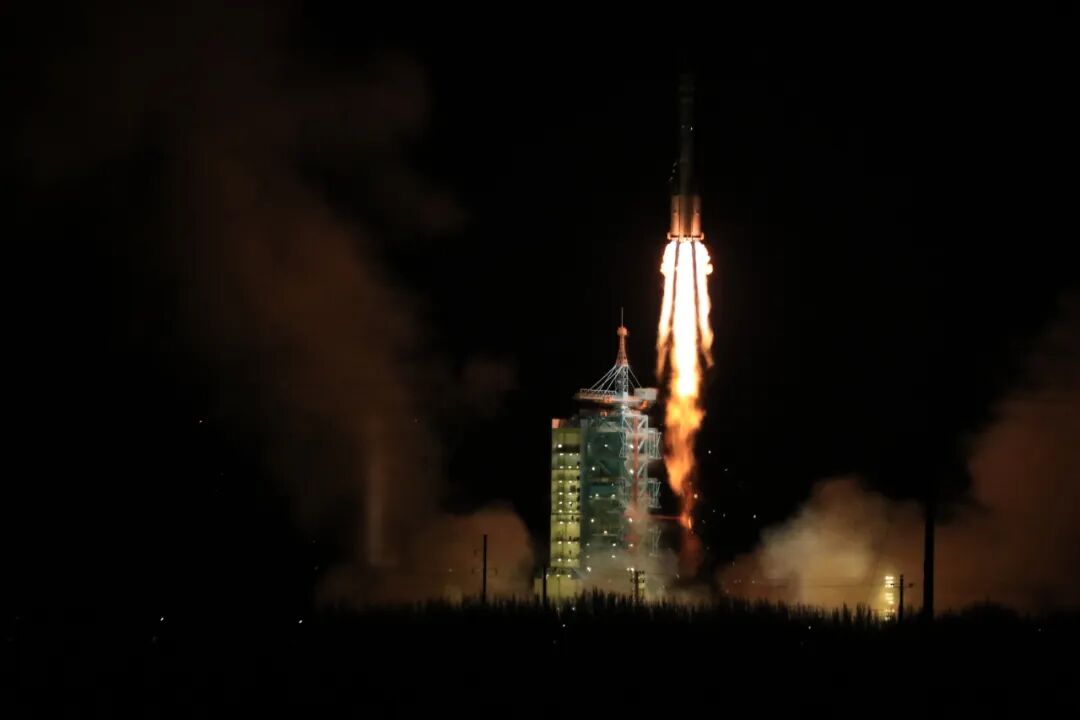 尚驰集团携手中国航天丨观摩神舟二十一号发射现场 尚驰集团携手中国航天丨观摩神舟二十一号发射现场