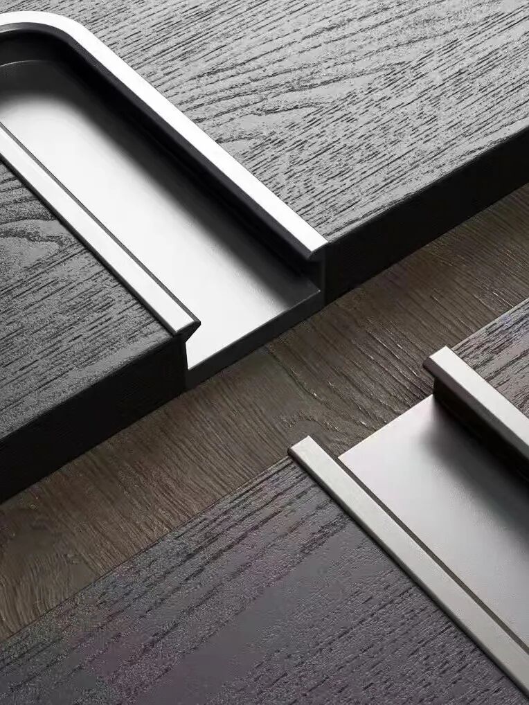 一种可做到A级阻燃的“无机基材+木皮饰面”，通过模块化组合创新门墙柜一体化