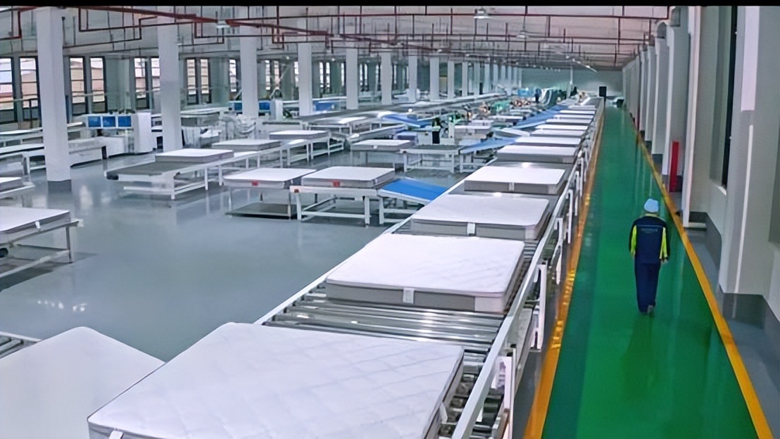连续两年荣获“中国家具床垫十大品牌”！ 凤阳家居52年服务超1000万家庭