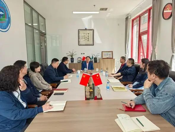 行业承压谋破局，创新求变开新篇 ——商会理事长丁佐宏亲临商会为秘书处工作加油鼓劲